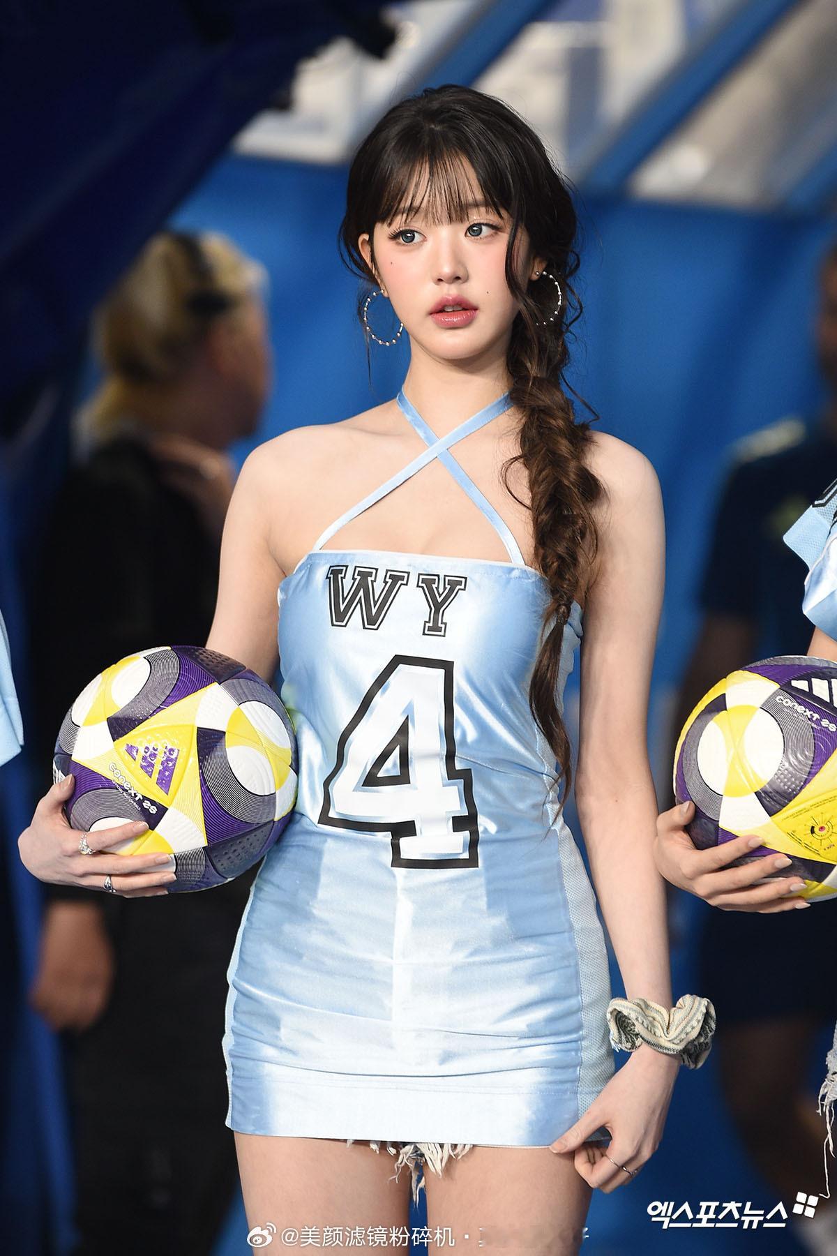 张元英开球张元英开球生图我只看到了美女和好身材不知道有什么好批判的​