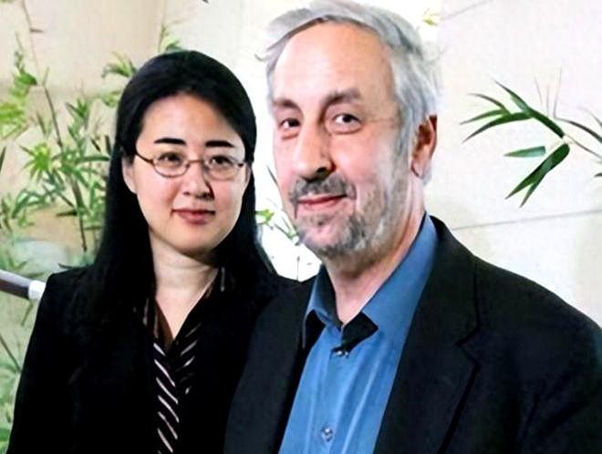 1999年，28岁北大才女田晓菲嫁给53岁美国导师，父母气的咬牙切齿，但田晓菲