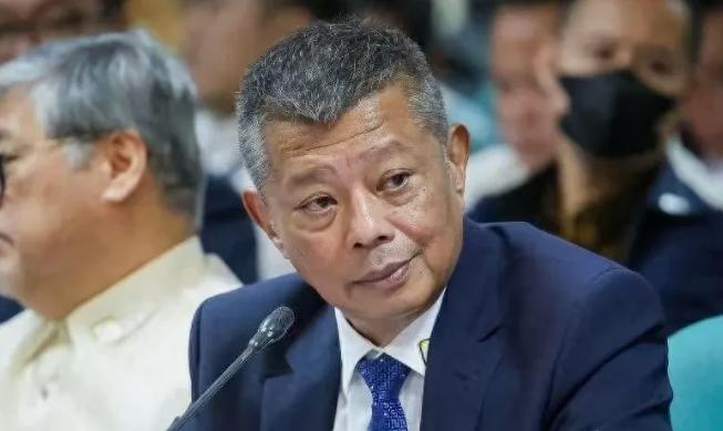 轮到雷穆拉上场了！菲律宾监察署长雷穆拉出手了，直接把参议院的警卫长给停了六个月的