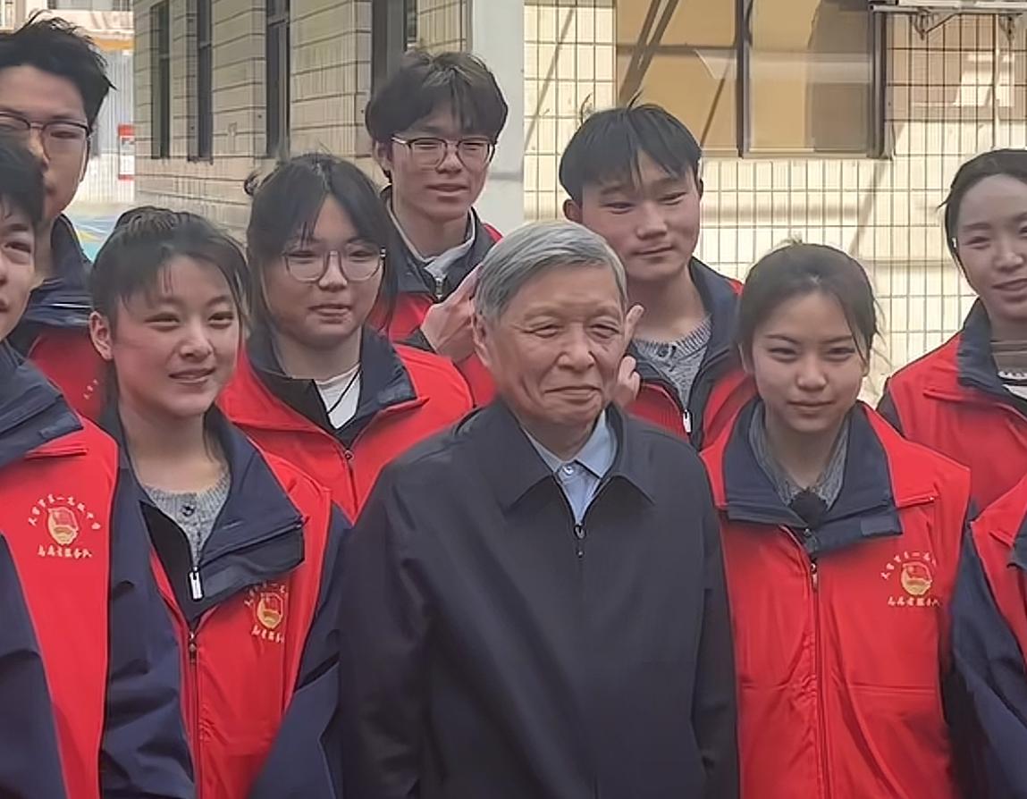 王树国校长河南近况曝光！这几天西安交大前校长、福耀科技大学校长王树国一直在河南