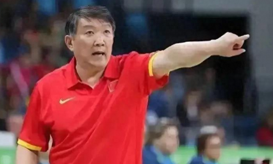 中国女篮近况：李梦暂离队原因黄思静获嘉奖的背后