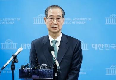 韩德洙：李在明一边说自己依法行事，一边却指责别人依法行事是错的韩国前总理韩德