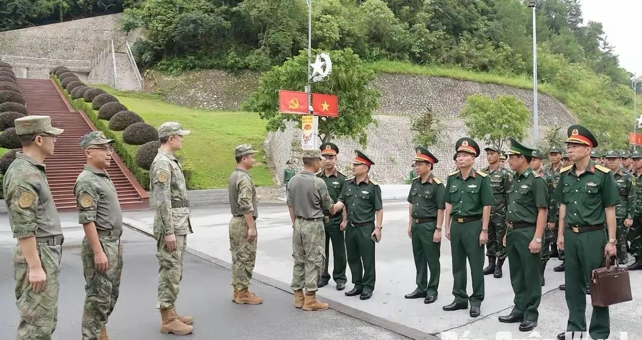 越军携大批枪械抵达广西，几十年来还是头一遭，把美国人看的目瞪口呆越南人民军陆军