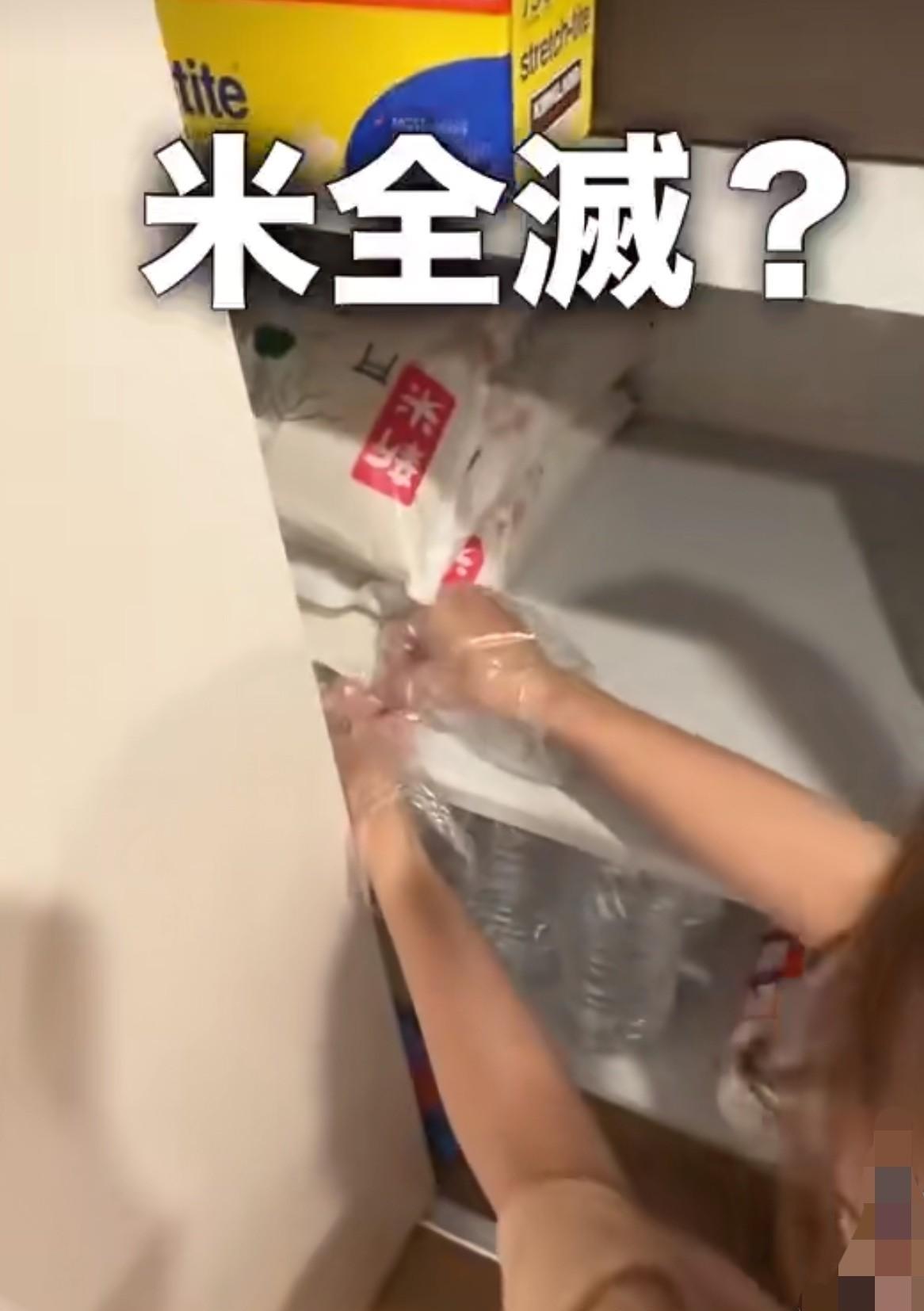 外网有一位日本主妇在5月上传了她的绝望视频：日本的米价还没降下来，家里屯的大米