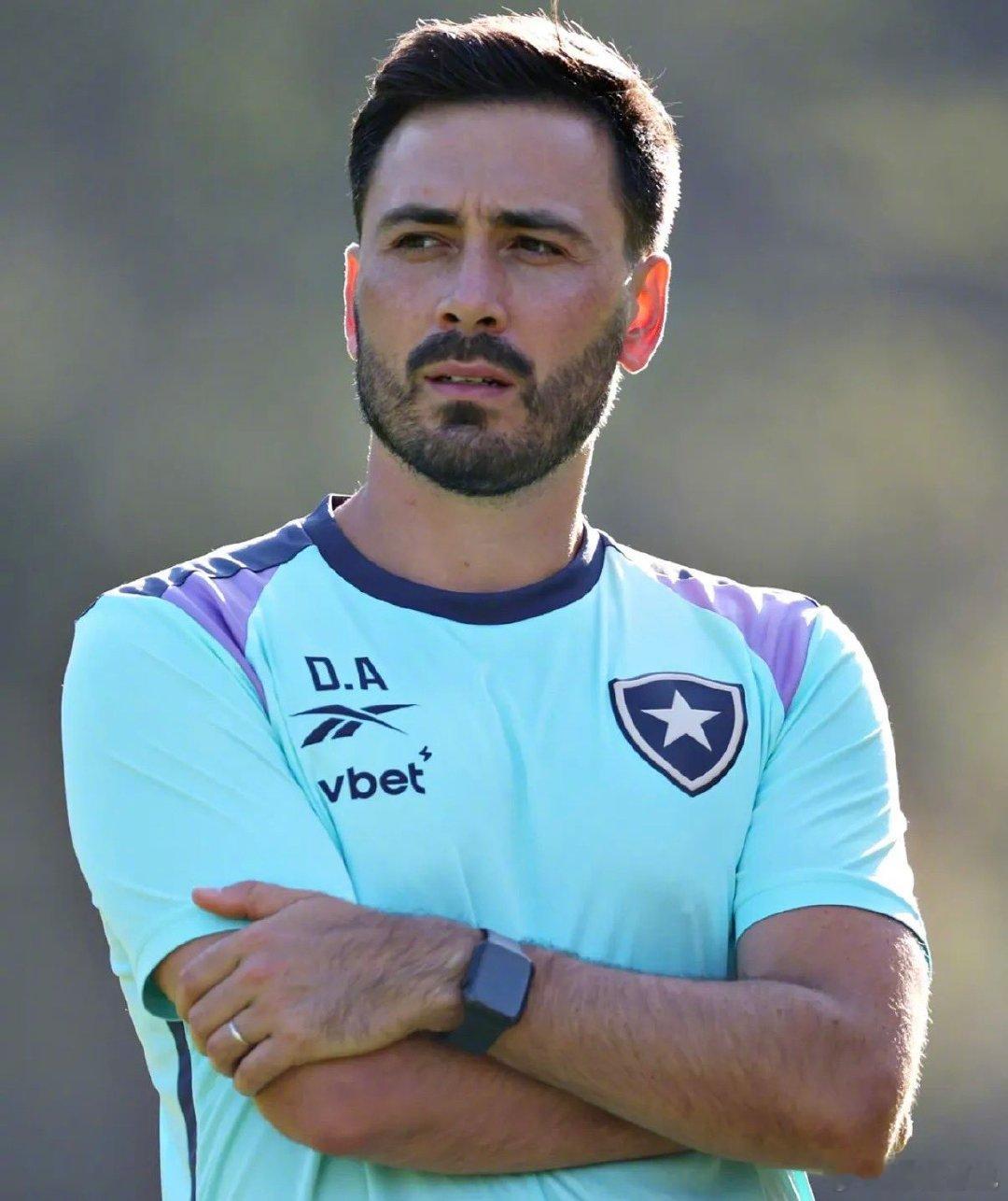 【官方】博塔弗戈主教练达维德-安切洛蒂离职，这是小安切洛蒂第一次独立执教一线队，