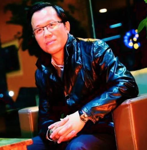 卓伟和喻恩泰公说公有理，婆说婆有理！原本是喻恩泰和妻子的离婚事，结果现在成了