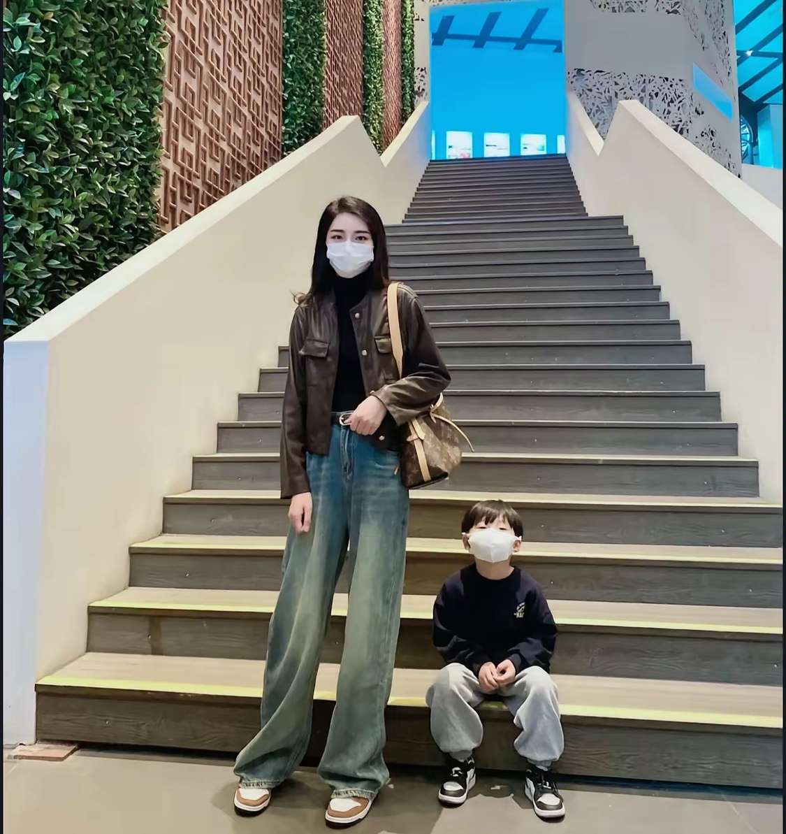 我今年35岁，和老公结婚8年，育有一儿一女，最近想离婚了