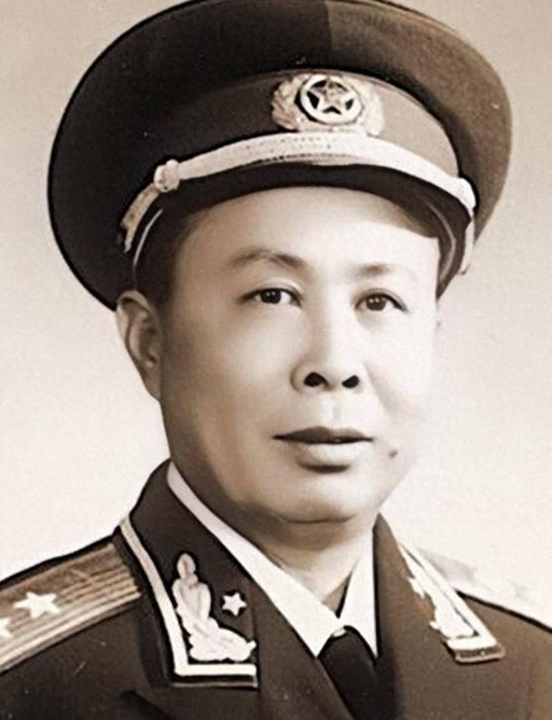 🌞1955年授衔时，志愿军军长回村种地，但党和国家没有忘记他，在经过多轮评