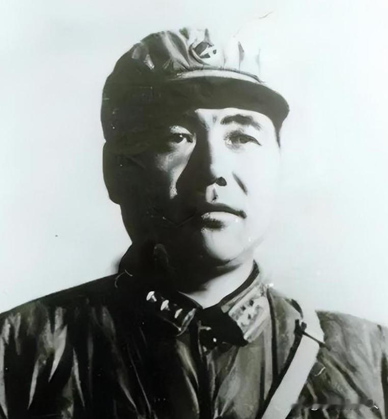 1967年深夜，军事教官郭兴福含泪掐死两子一女，随后妻子自杀，郭兴福被判处死刑。