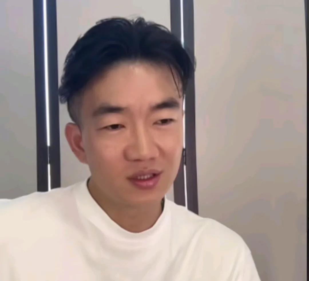 前山东泰山球员戴琳爆料，当年华夏幸福俱乐部曾经想让他踢一场人情世故球。戴琳在直