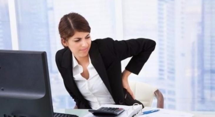 奉劝大家，每天晚上，千万不要再去，熬夜了，不要觉得年轻能扛，熬夜欠下的债，