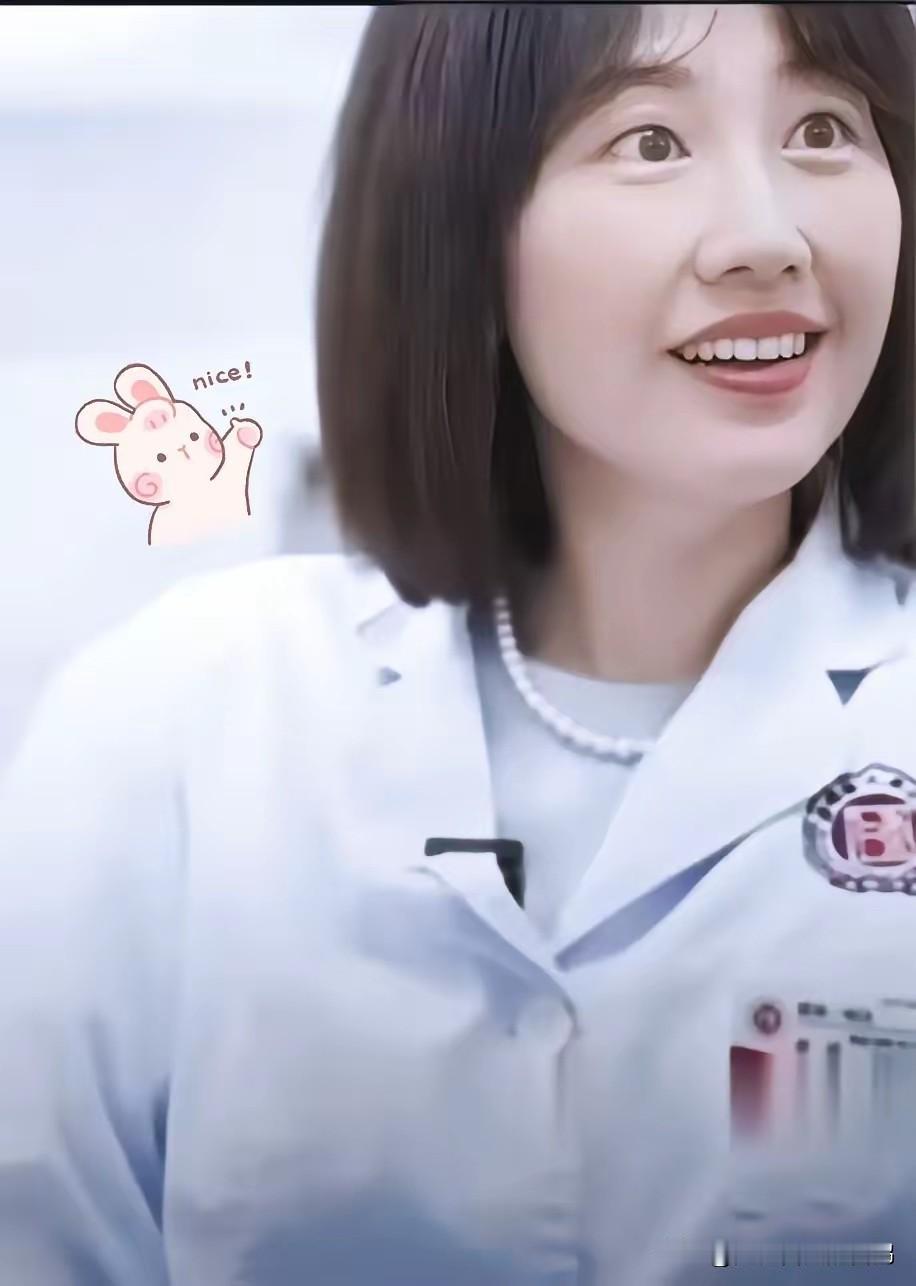 曾医生犯下错误，道歉并深刻反省错误。曾医生，硕士研究生导师，拥有博士学历，主任