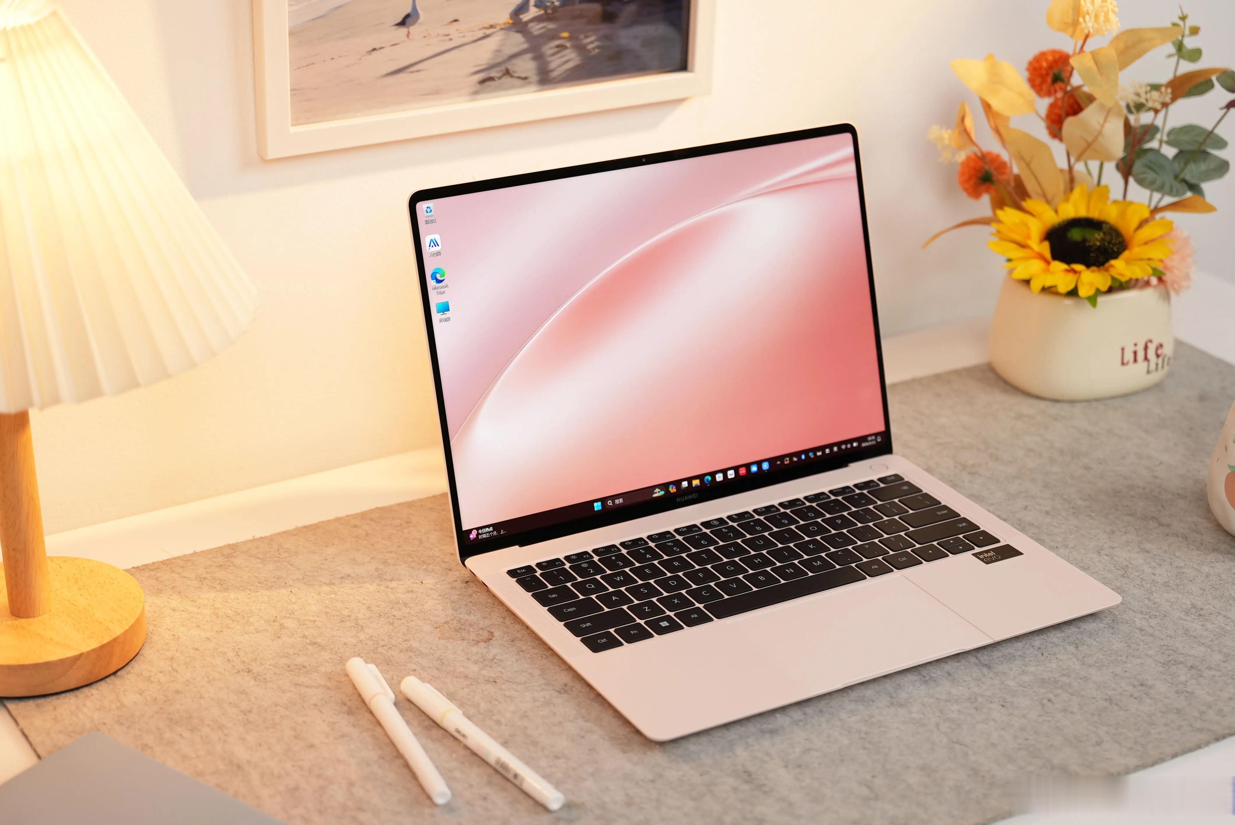 以前一万二电脑现在涨到一万八今年对电子产品就一个态度：能不买就不买，忍忍就过去了