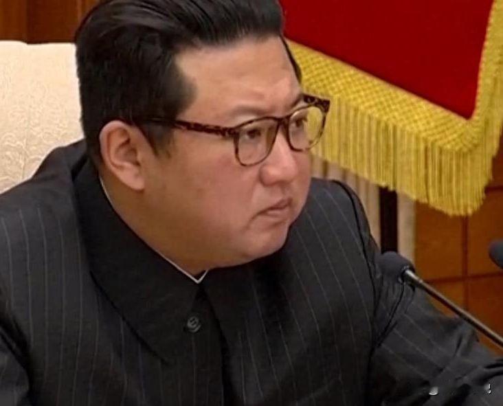 老铁们，大消息来了！朝鲜那边金正恩直接放话了：核武器这事儿，咱绝对不撒手！但是呢