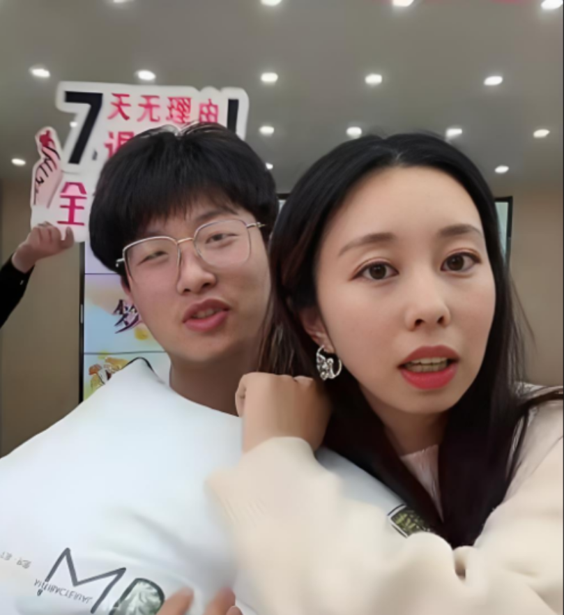 田静大学应该语文学的不错，用了比喻句，把自己这5年的生活，做了经典的说明。田静