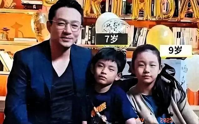 霖霖和月儿，两个孩子，他们的财产纠纷现在已经闹得沸沸扬扬了。事情是这样的，霖霖和