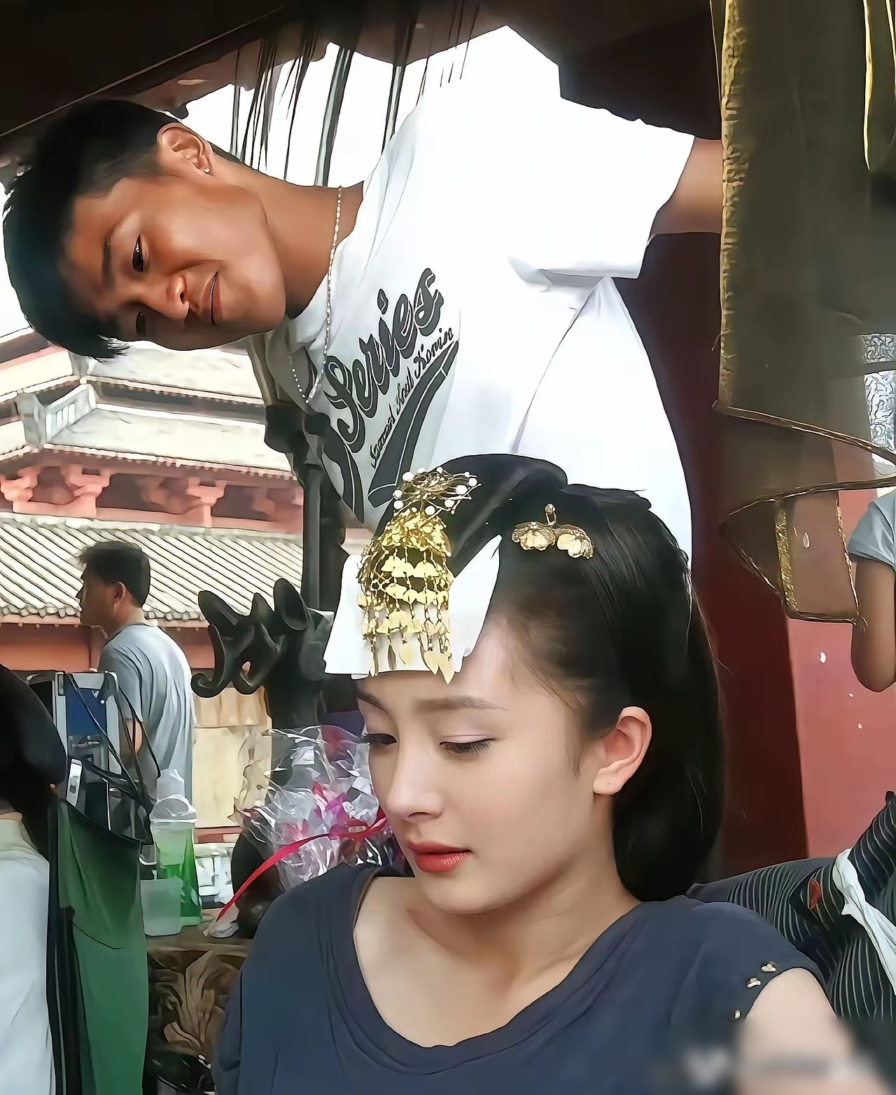 第一次直观感受到明星和素人的区别，上镜三分丑，原来生活中的她们才是真的很漂亮，看