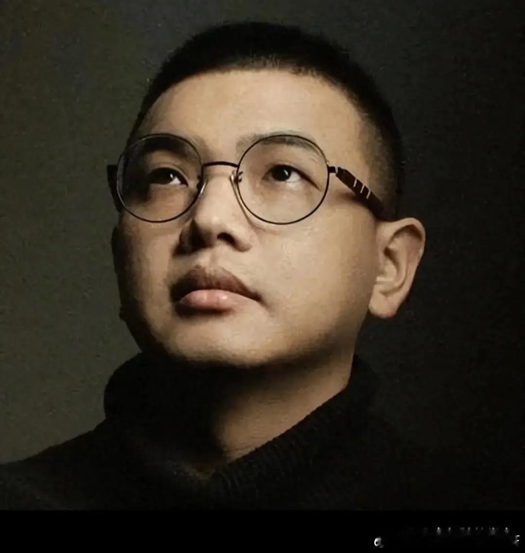 卢克文被封可悲的是，在这个注意力经济的时代，往往是用“本·L登的深情”这种调料