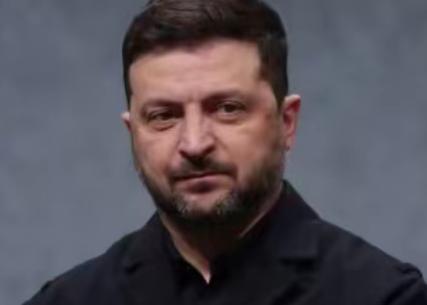 现在已经不是欧盟愿不愿意支持泽连斯基，而是泽连斯基给了欧盟两个选择泽连斯基直接