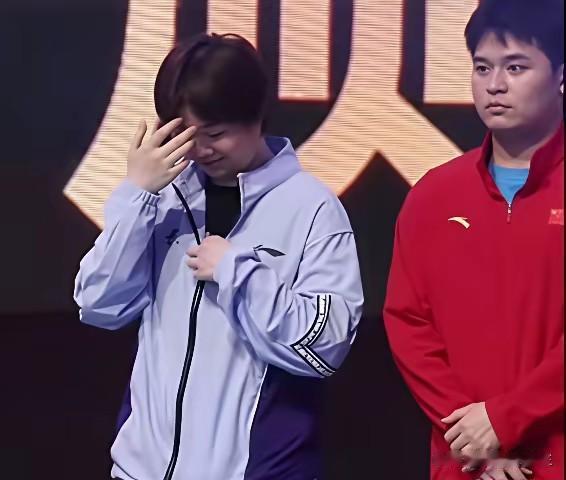 为什么马特说:这次全锦赛，蒯曼从来不失位？我的理解是:蒯曼从来不掉链子！即使