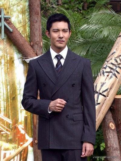 立威廉啊，曾经的偶像剧之星，那三部真的都是代表作。《绿光》和《天国的嫁衣》，还