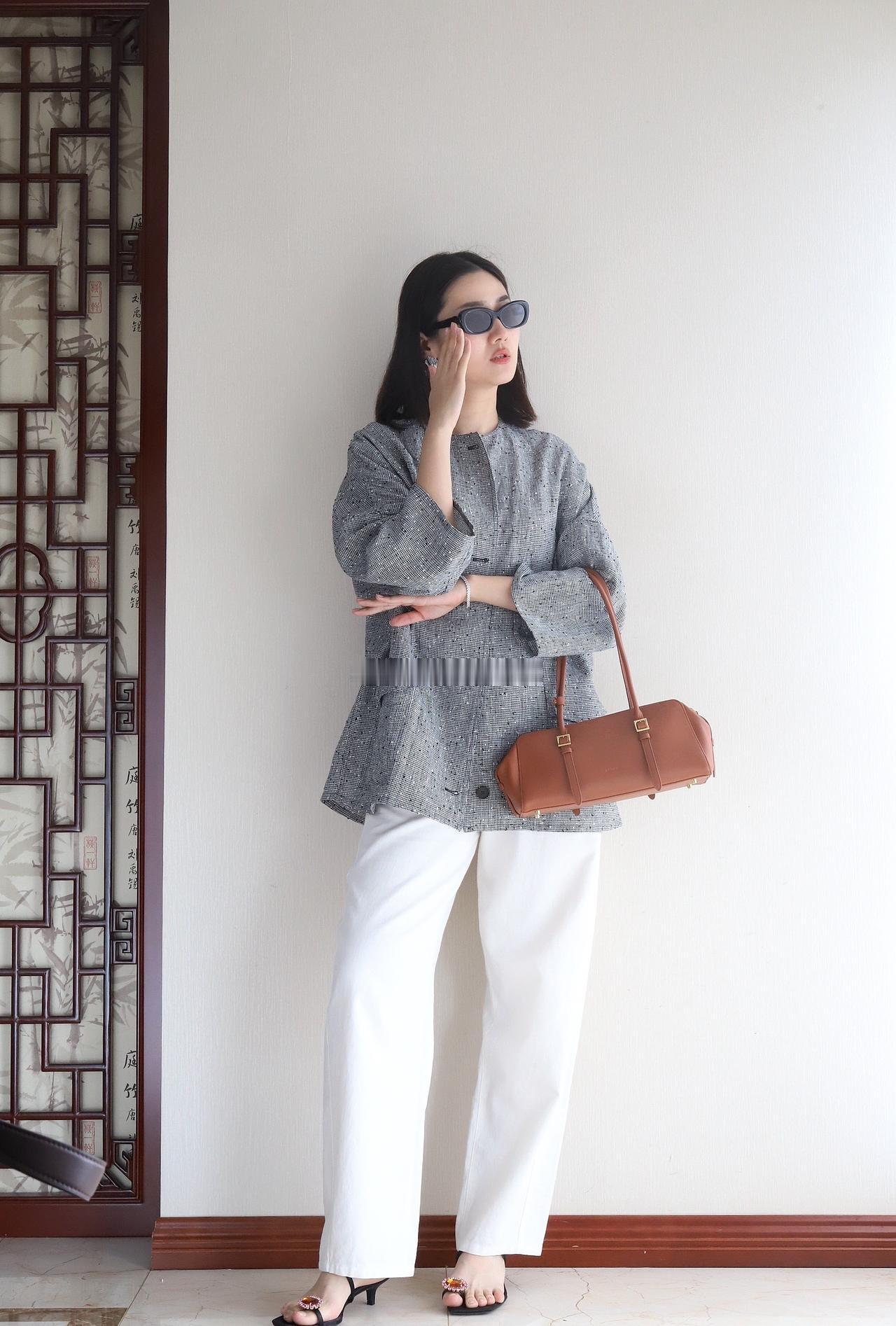 穿搭今天穿得巨舒服😌外面一件黑白点子纱的亚麻外套，宽宽松松的里