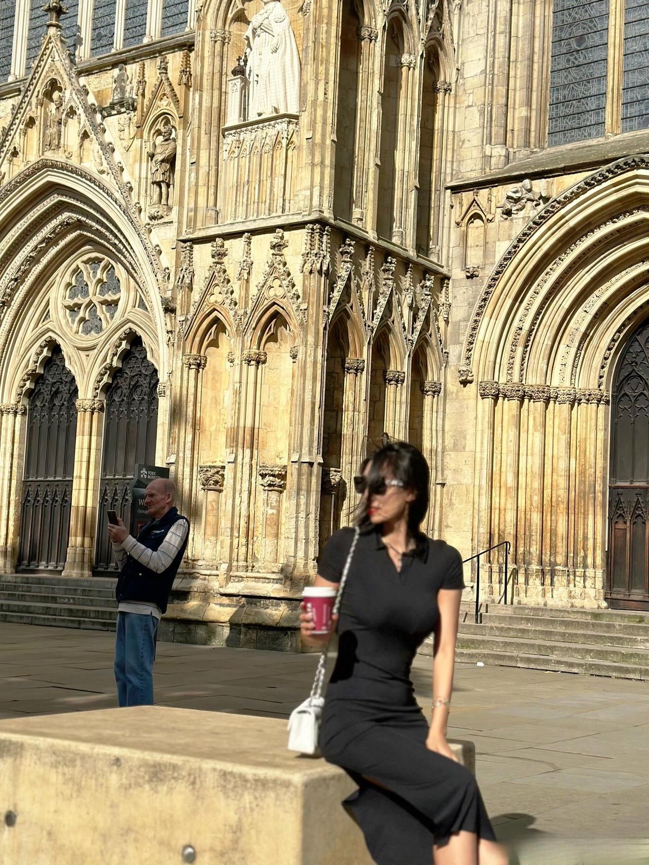 有脚踏实地的努力也要有仰望星空的诗意～上热门自由和远方穿搭美女