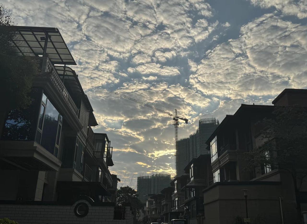 万家灯火的背后是出轨聊骚暧昧争吵，我一人清闲自在