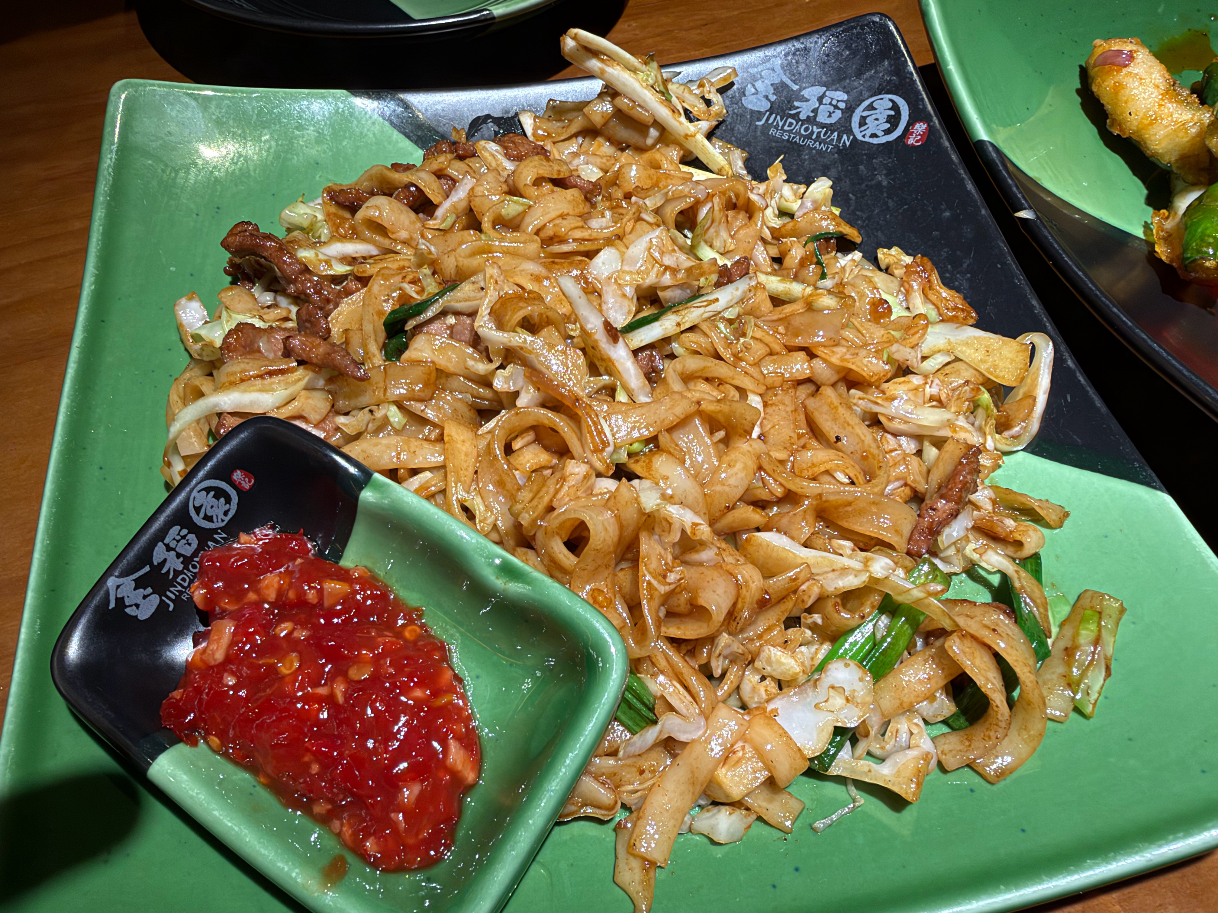 连续吃了半个月米线，头一回吃米饭，味道不一样了[捂脸哭]​​​