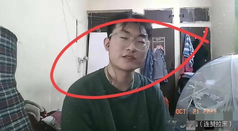 听说有中国留学生在印度留学挺委屈的呢。同样半年学费，咱得1万多人民币，印度学生才