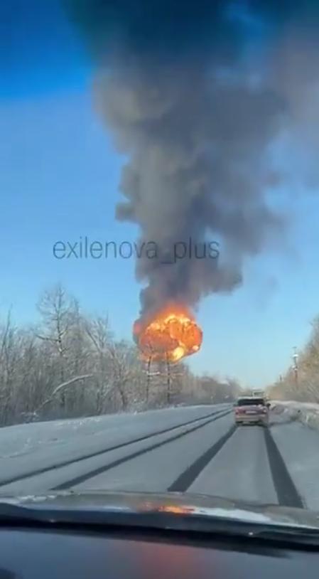 爆炸了！一列运载燃料的列车发生爆炸，在俄罗斯坦波夫州，距离莫斯科南部约400