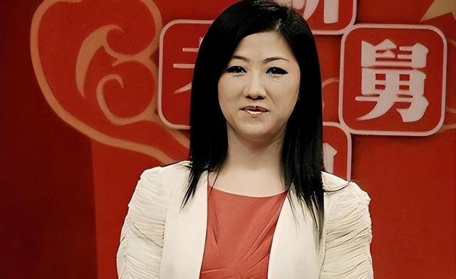2008年，土豆网老板王微事业崛起后心态失衡，婚内出轨芭蕾舞者谭元元，回家逼老婆