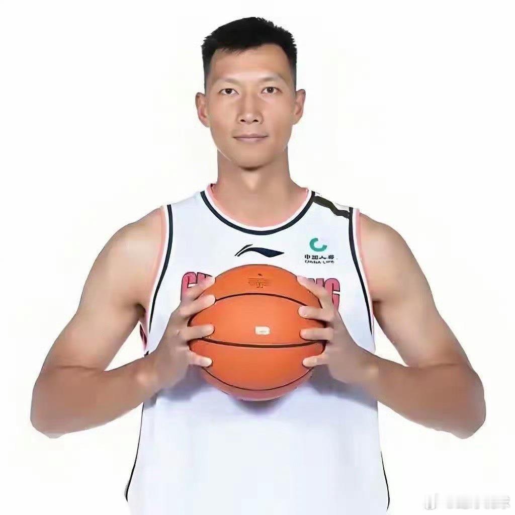 易建联退役之后，CBA联赛仅有以下十位球员，算得上超级巨星：第一位：郭艾伦（广州