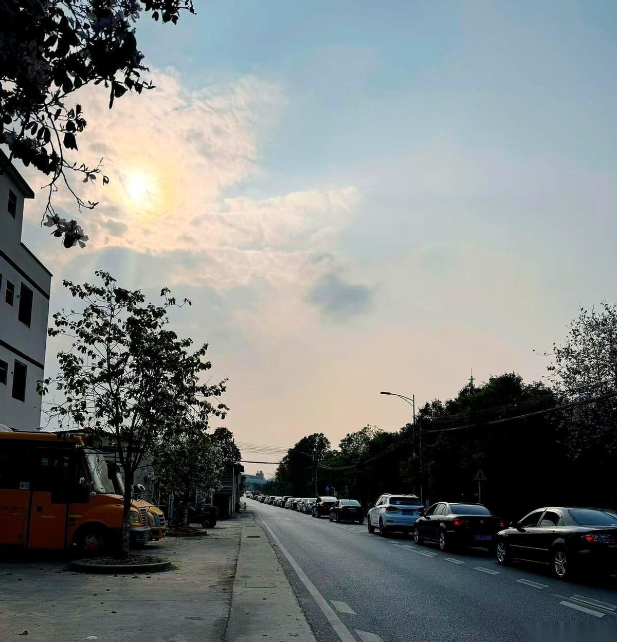 我同事，过年回了趟娘家，5万块，没了。就一个春节，七天。她说她都快有“过年恐