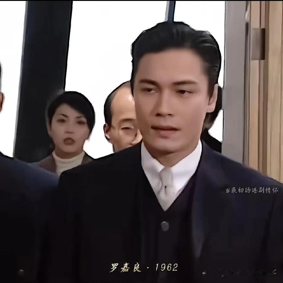 刷到港圈60后男神的老照片，DNA狠狠动了！那时候的帅哥真的没有一个撞脸，个个魅