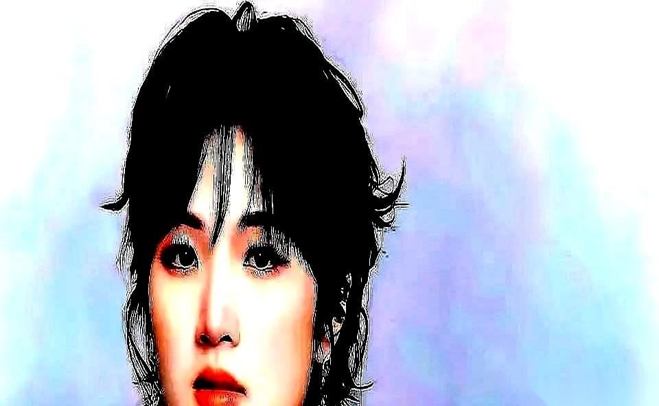 妈耶，你知道吗？就她，姚安娜，随便在脖子上那么一抹蓝，一条你听都没听过的项链，直