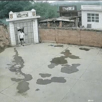 今天终于知道，原来小学生作文描写的“爸爸陆陆续续回家了”是真的[捂脸哭][捂脸哭]