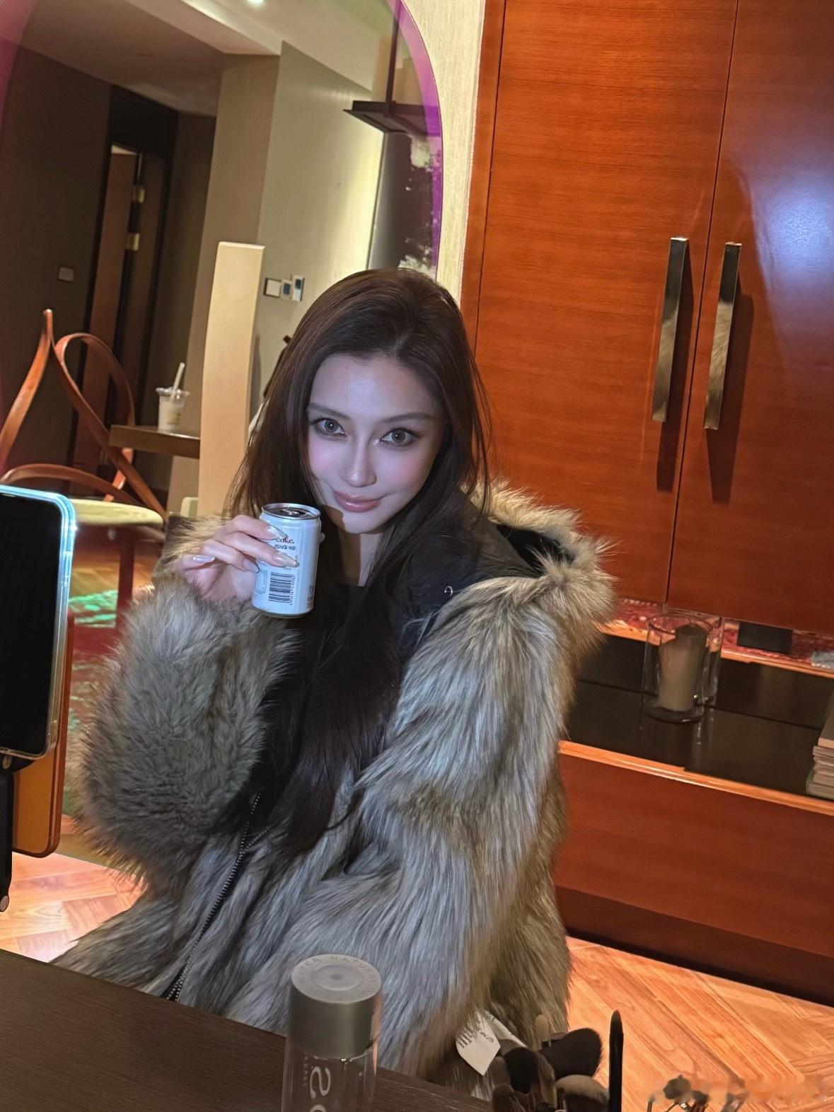 angelababy好羡慕小海绵可以直接叫她妈妈