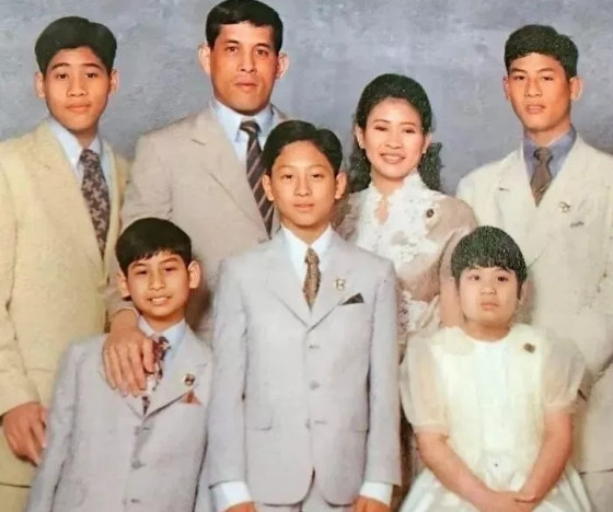 权力蛛网：泰王的骨肉困局与生存游戏