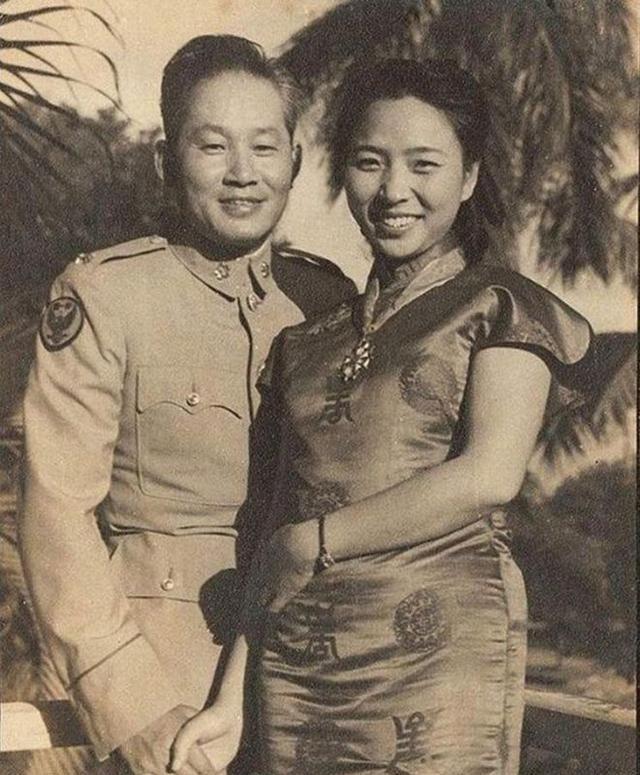 1951年，孙立人脱了衣服上床睡觉，刚要抱着老婆睡觉，却发现似乎不对劲，他仔细一