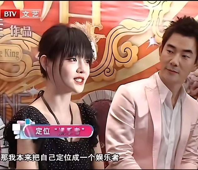 大S早年接受媒体采访时的应答水平，放到现在依旧值得细细品味，坐在一旁的任贤齐，听