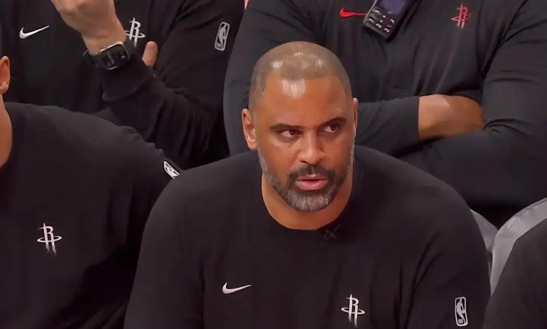 火箭队主教练乌度卡今天都快气炸了！不仅仅是因为球队遗憾输给掘金，更因为自己引