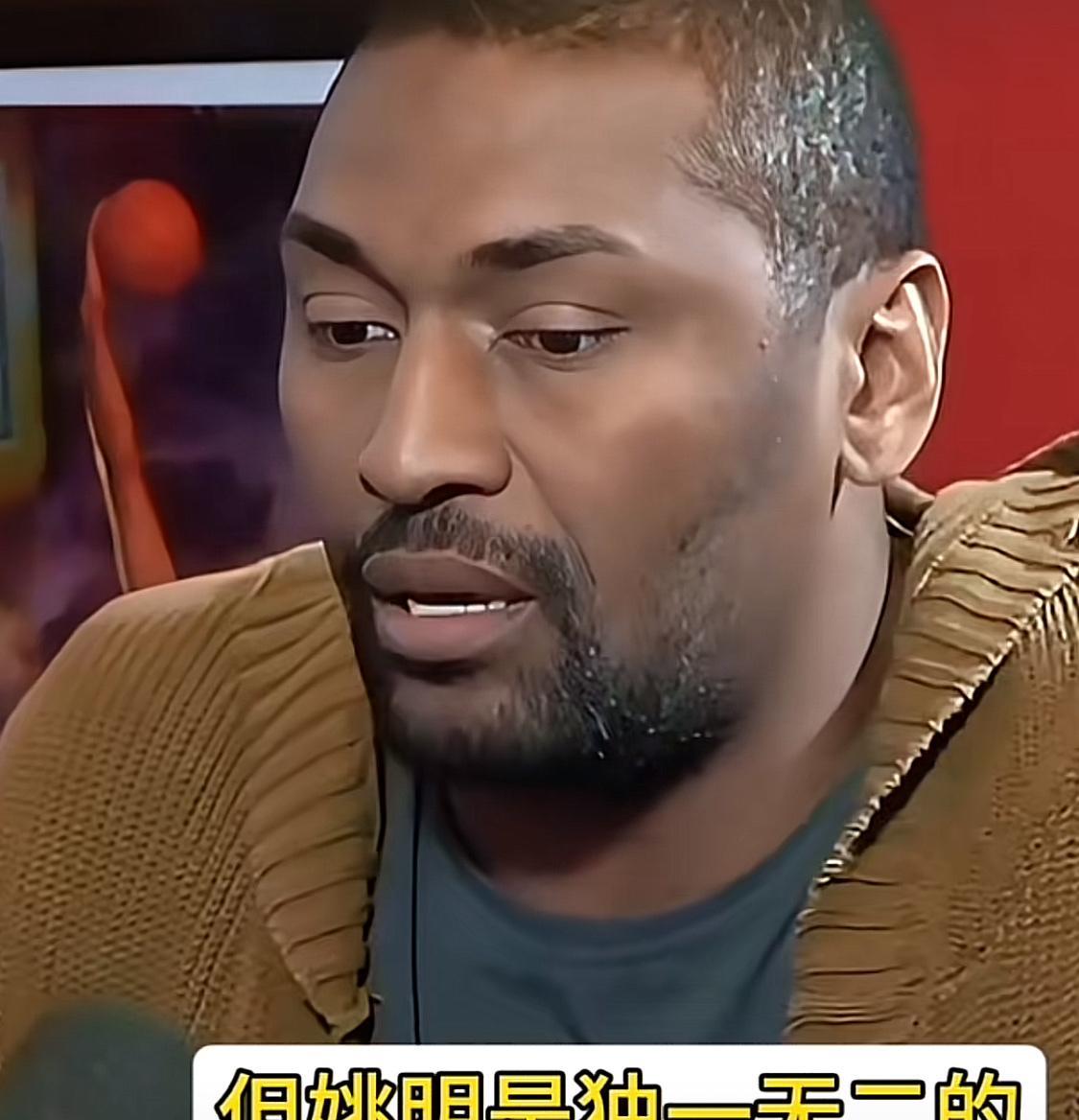 无论在任何场合，阿泰斯特提起姚明，都是敬意满满。可惜的是，阿泰斯特和姚明合作的