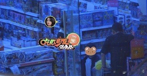 38岁赵丽颖停工15个月，专心陪儿子读小学，前夫冯绍峰也如约现身。离婚之后二人的