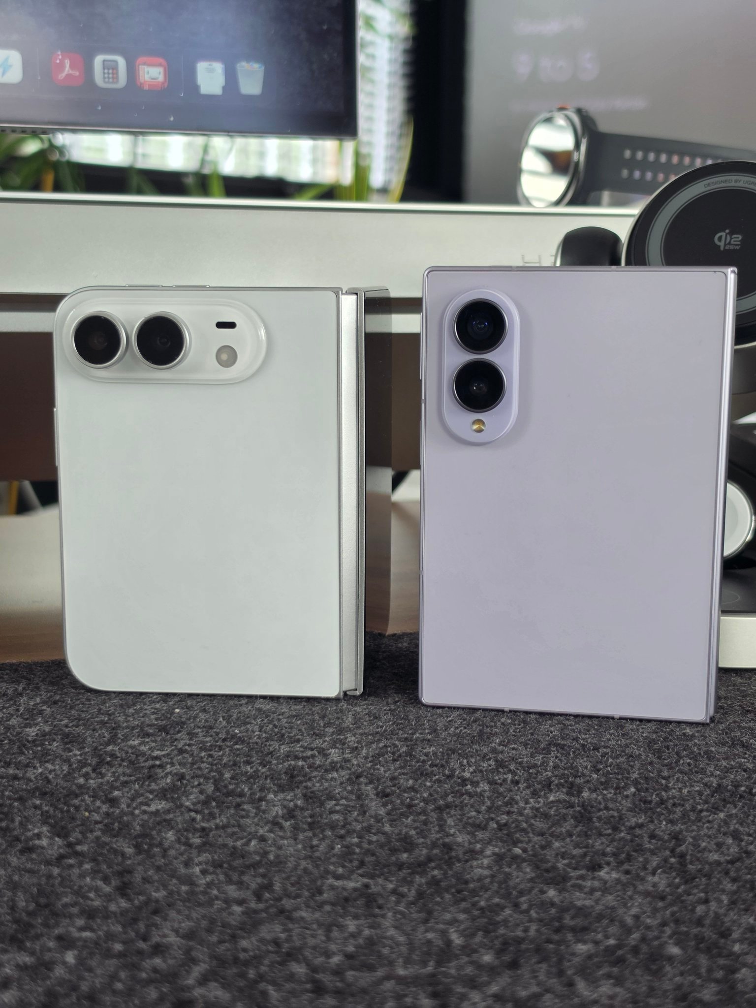 iPhoneUltra正面首次曝光打开的时候挺好看，折叠的时候有点丑[笑着哭]