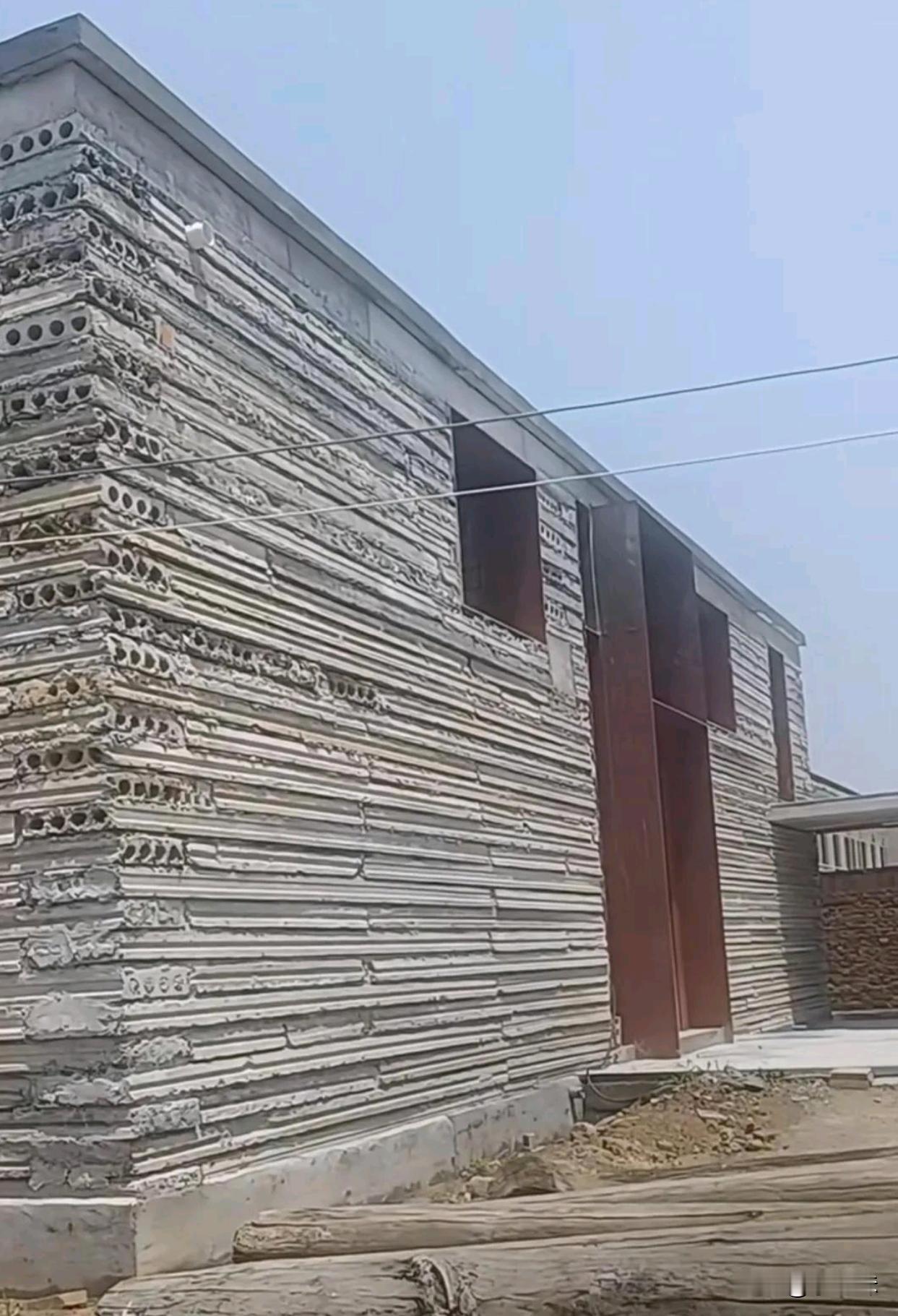 这房子建得够结实吧！肯定冬暖夏凉。