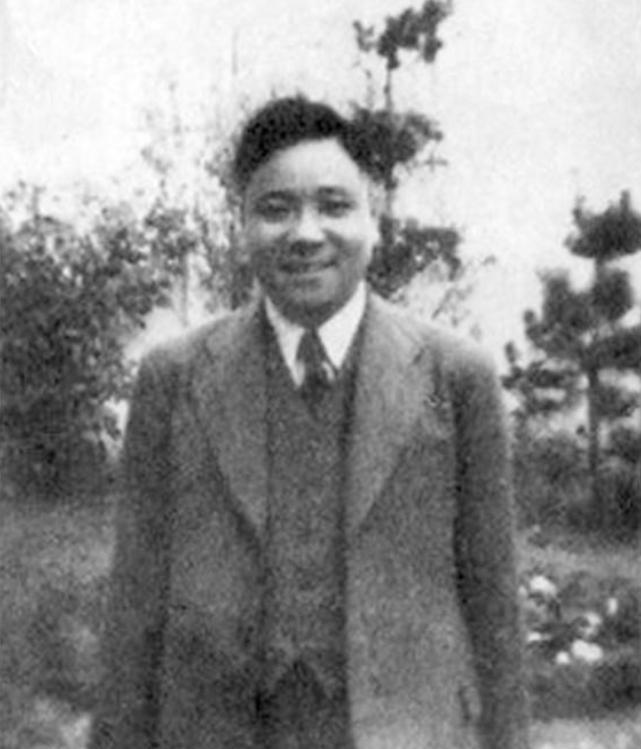 1937年，戴笠亲自找到袁殊，劈头就问：“你现在靠什么生活？”，袁说：“靠老婆生