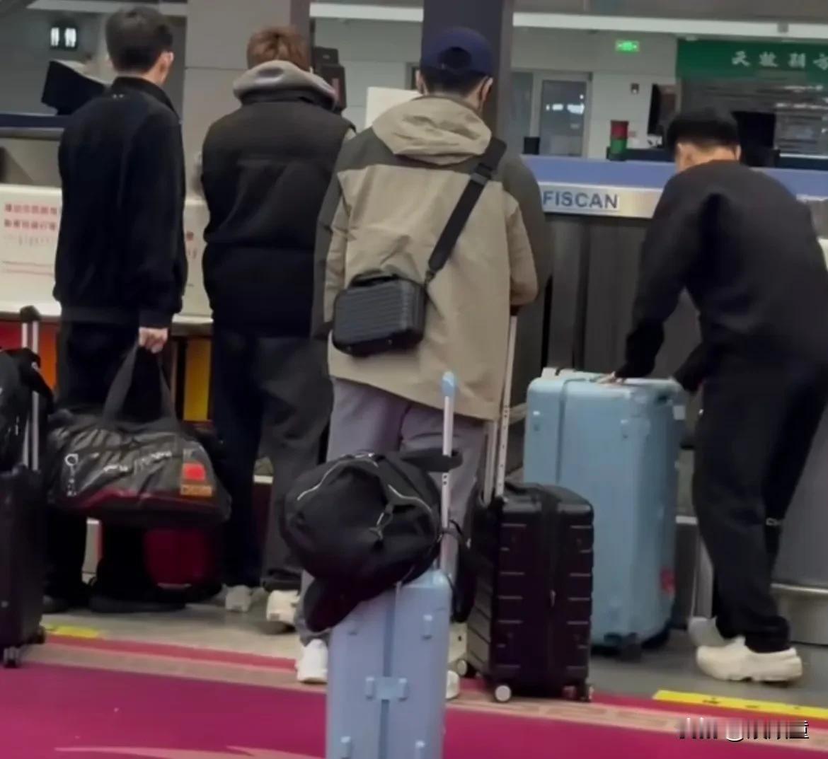 如果不说，谁知道樊振东做了这么多事情！樊振东在巴黎奥运会之后，代言非常多，身价
