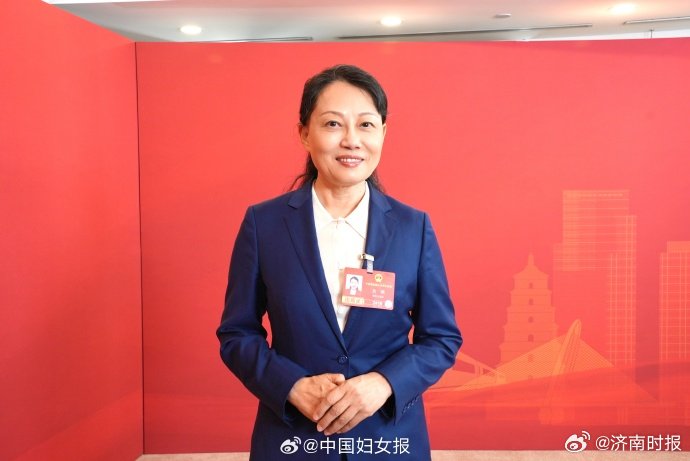 【全国人大代表方燕：#建议严惩特殊职责人员奸淫幼女#，判无期或死刑】3月4日，全