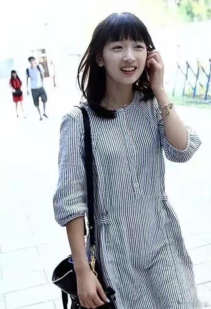 周冬雨已经由清纯少女变成气质女神了！​​​